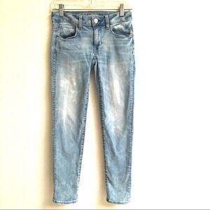 ‎American Eagle skinny light wash denim jeans 00 Short